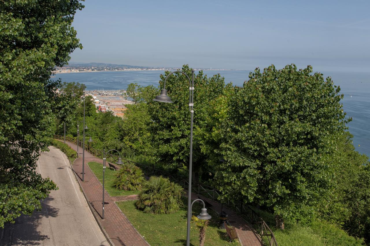 Bahita - Betty'S B&B Gabicce Mare Buitenkant foto
